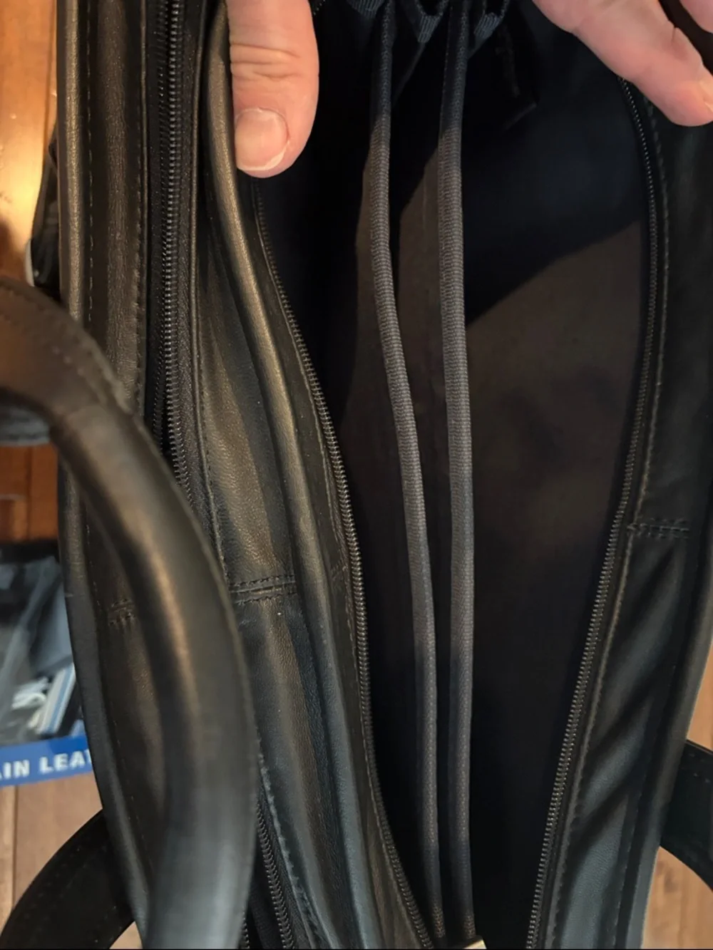 U.S. Luggage Black Leather Laptop Bag - Professional Unisex Business Bag