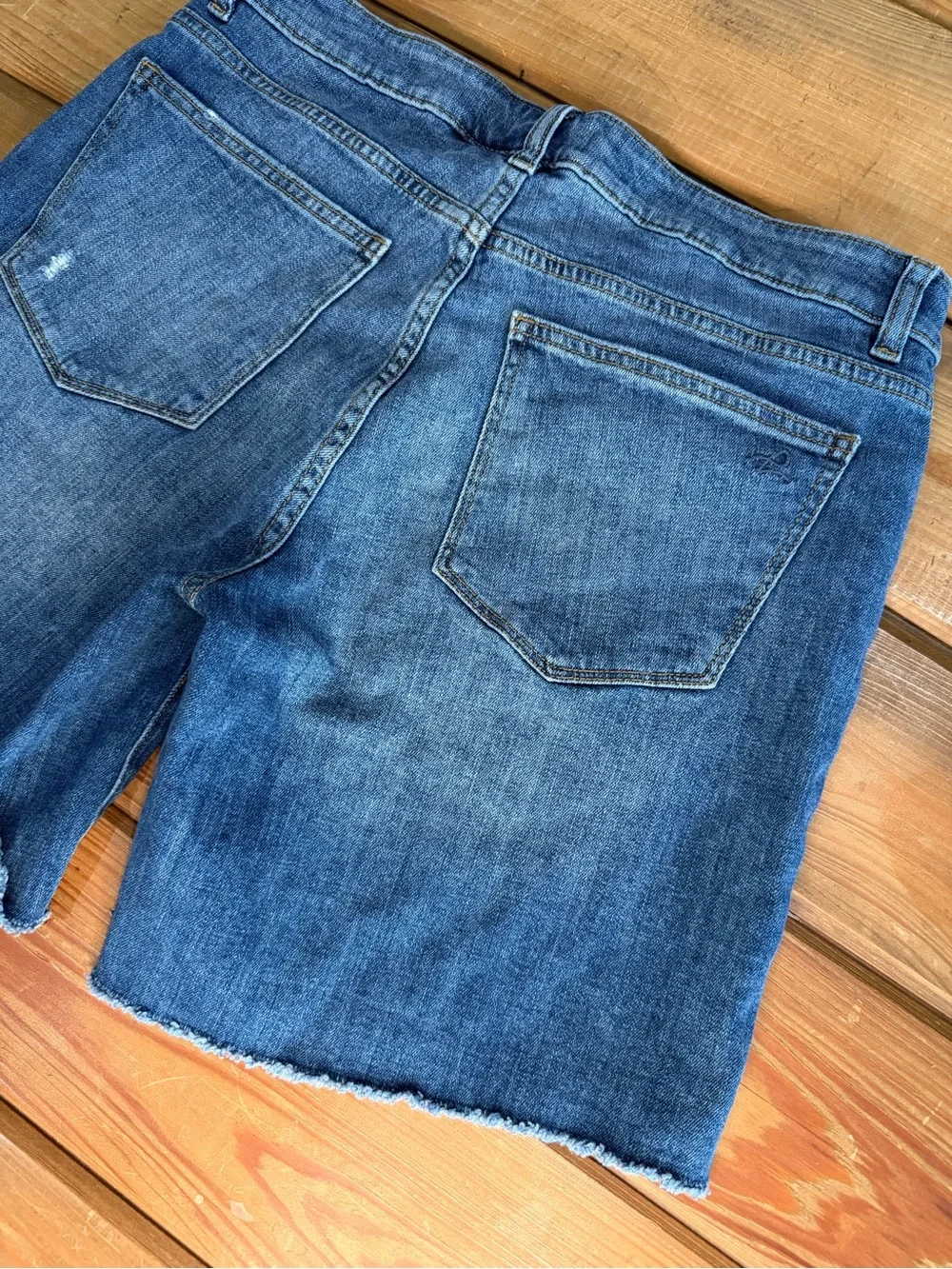 DL1961 Karlie Boyfriend Jean Shorts Size 29 Distressed Raw Hem DL Vintage