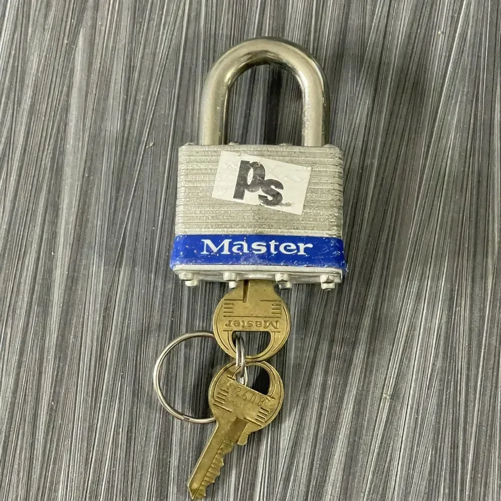VINTAGE MASTER PADLOCK W /‎ WORKING KEY
