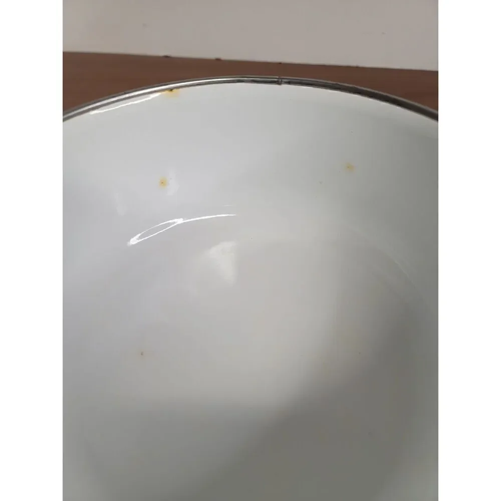 Vintage Nesting Metal Enamel Bowls Set of Three #A20