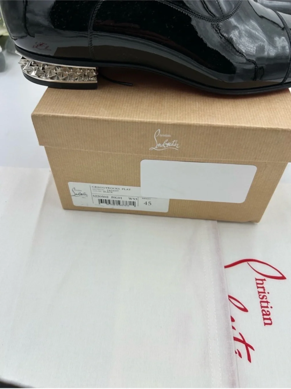 Men’s Christian Louboutin GREGGYROCKS patent leather spiked Oxford size 45