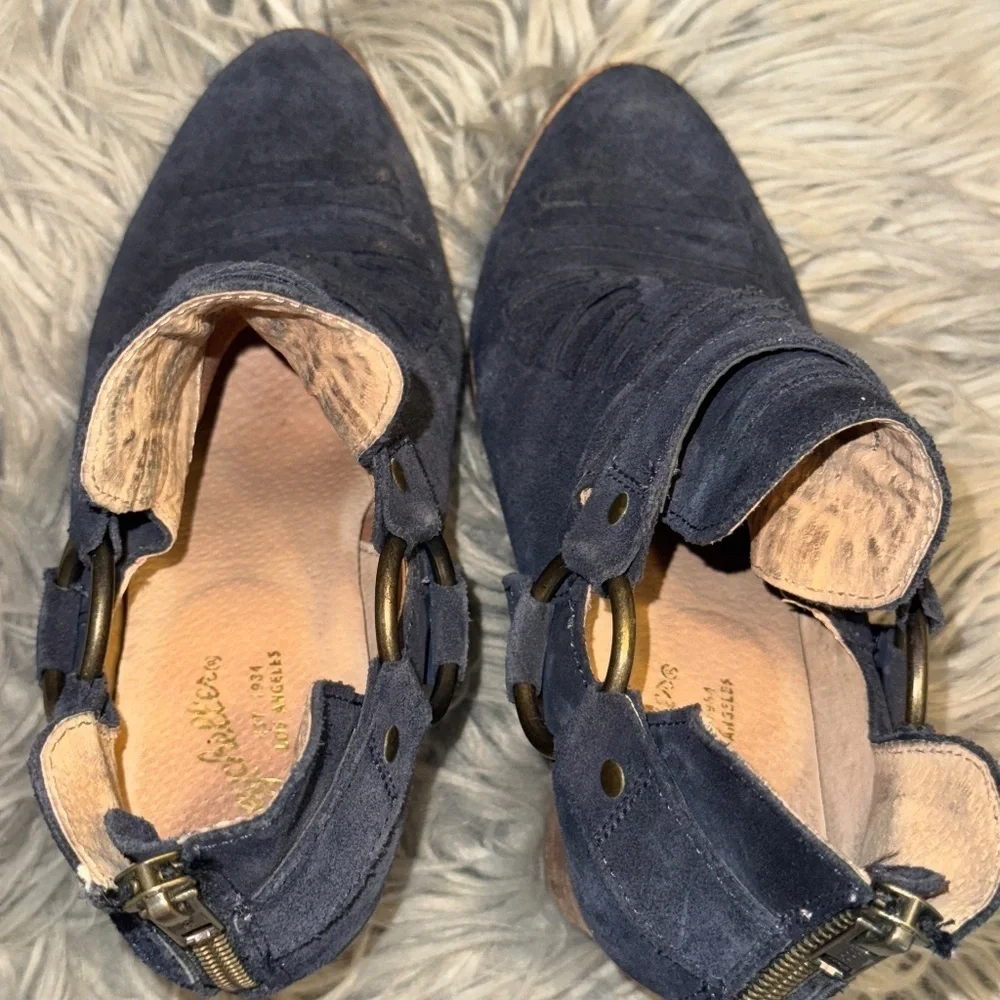 EUC Seychelles Anthropologie Impossible Bootie Navy Blue Size 6