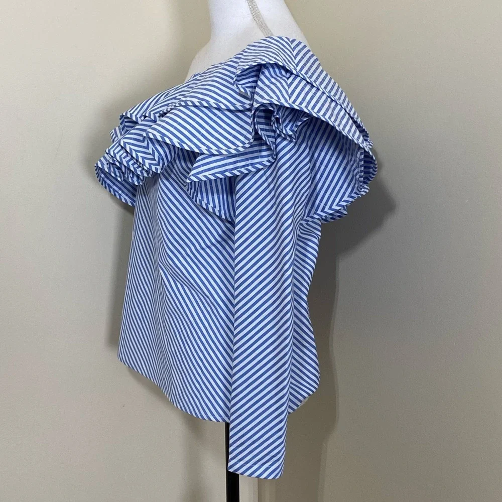 Simplee || woman’s off shoulder striped Ruffle blouse Sz Small