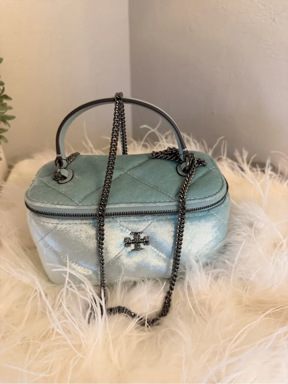 Tory Burch Kira Quilted Velvet Vanity Case