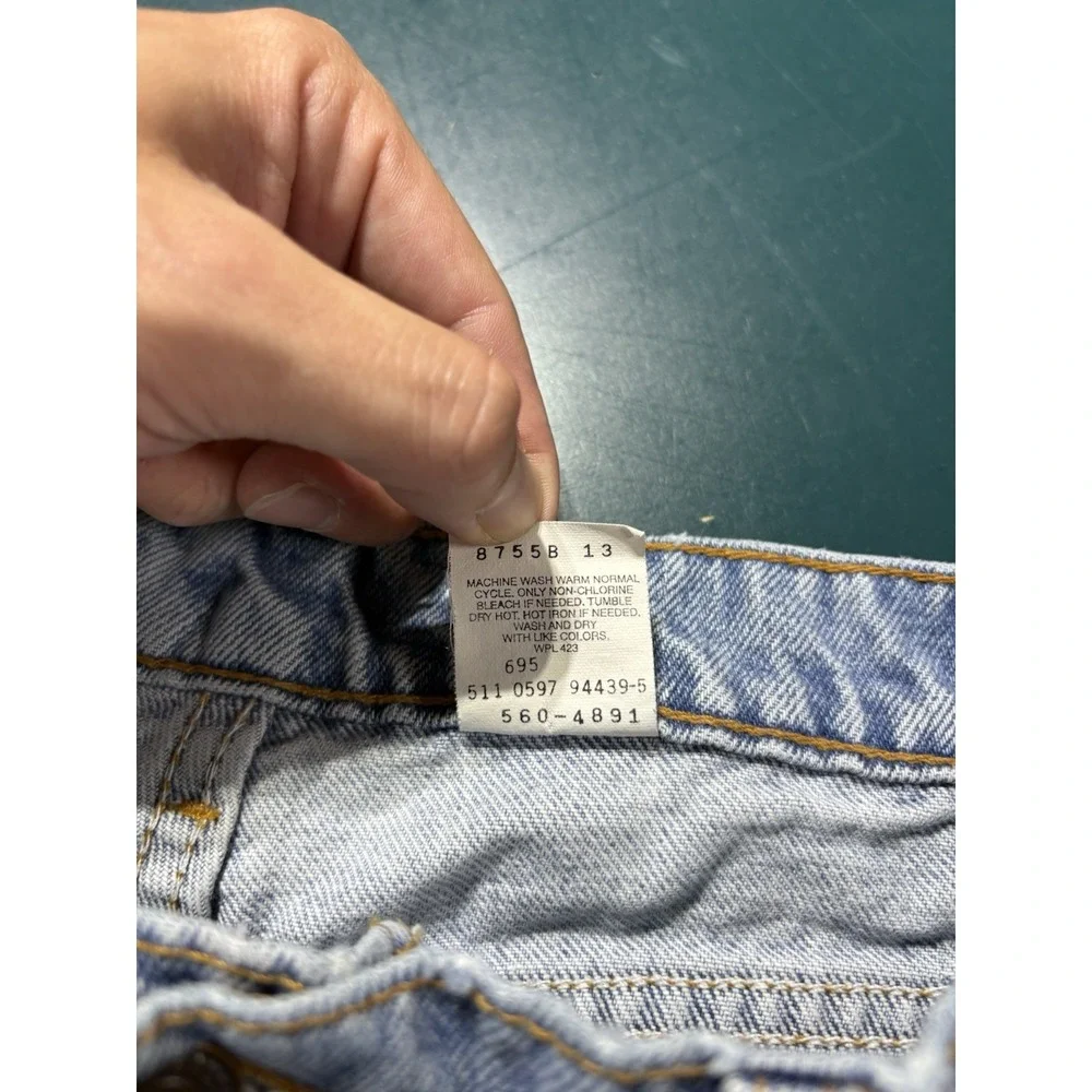 Vintage Levis 560 Jeans Mens 32x29 Blue Light Wash Loose Fit Tapered Leg USA 90s