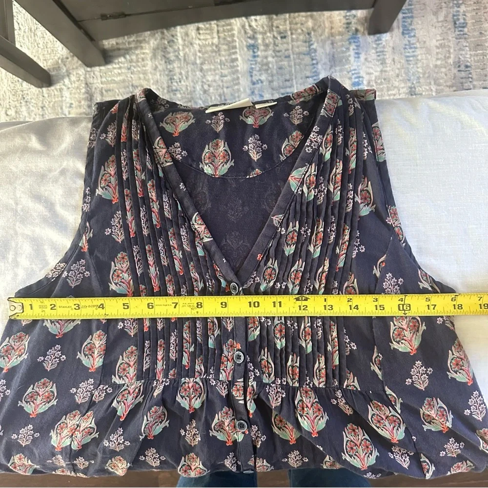 Maeve by‎ Anthropologie Floral V-Neck Button Front Top Medium