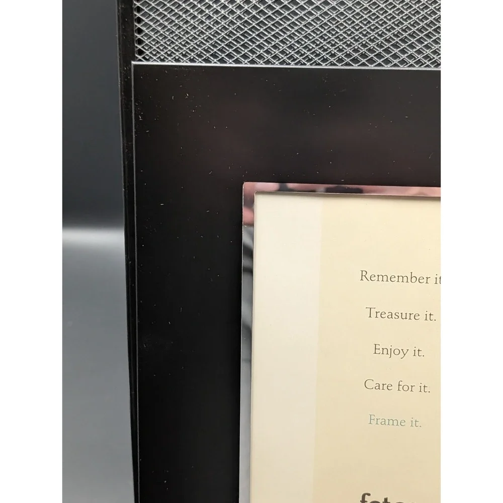 Fetco Home Decor 5 x 7 Picture Frame Black Silver Chrome New Old Stock